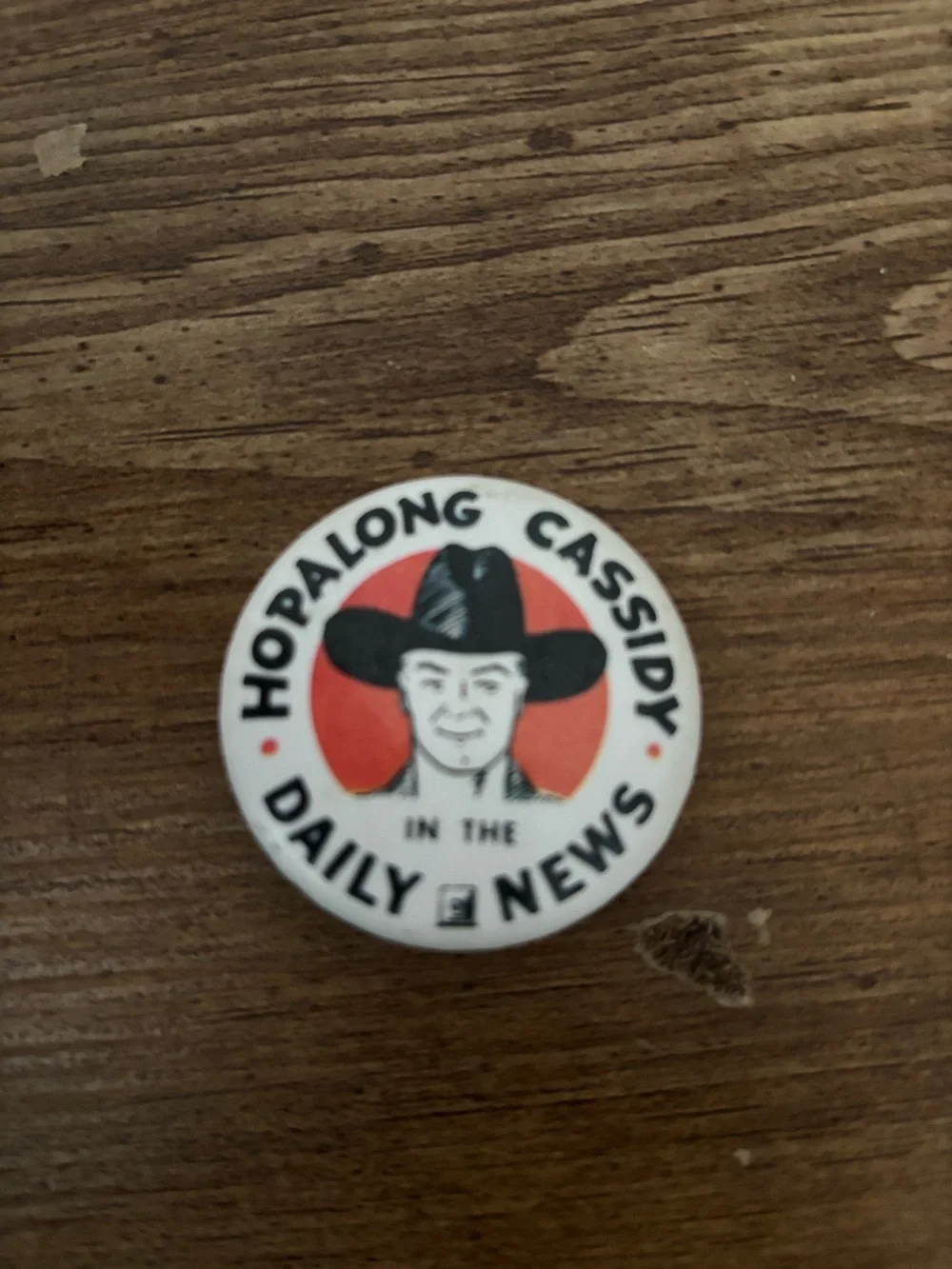 Hopalong Cassidy Daily News Round Pin Badge - White & Red
